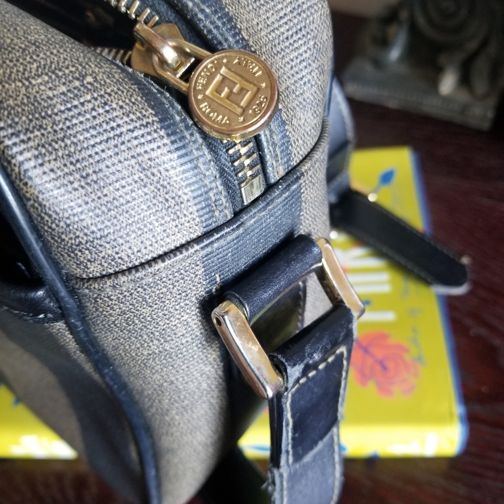Super sale!!! Vintage Fendi  camera shoulder  bag - Picture 10 of 16